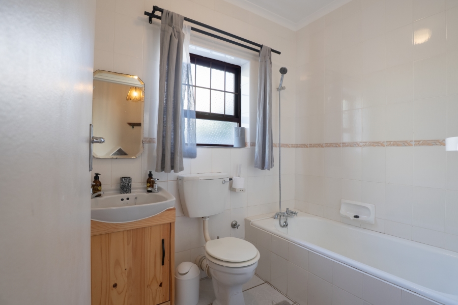 4 Bedroom Property for Sale in Kommetjie Western Cape